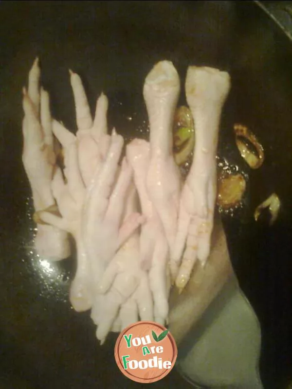 Braised chicken claw