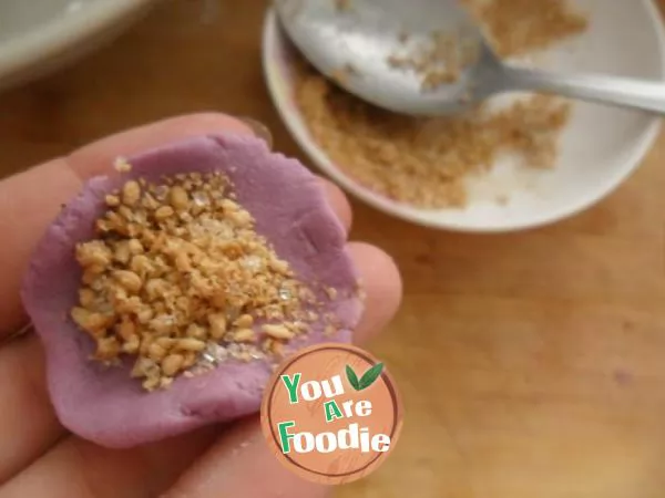 Sesame glutinous rice balls