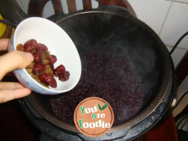 Red dates and black rice