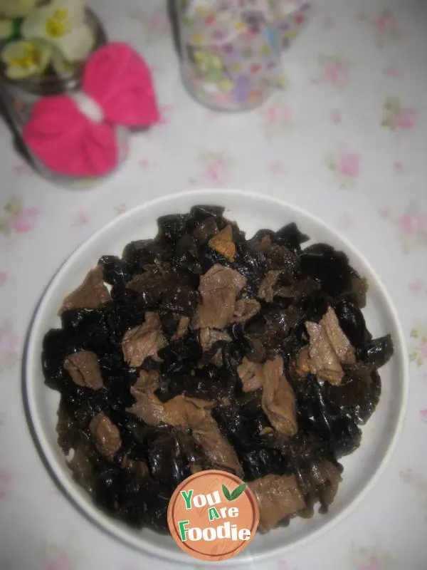 Fried beef with agaric