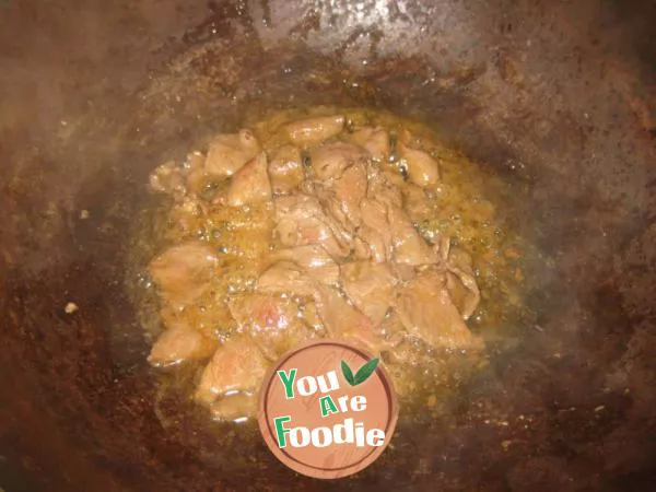 Fried beef with agaric