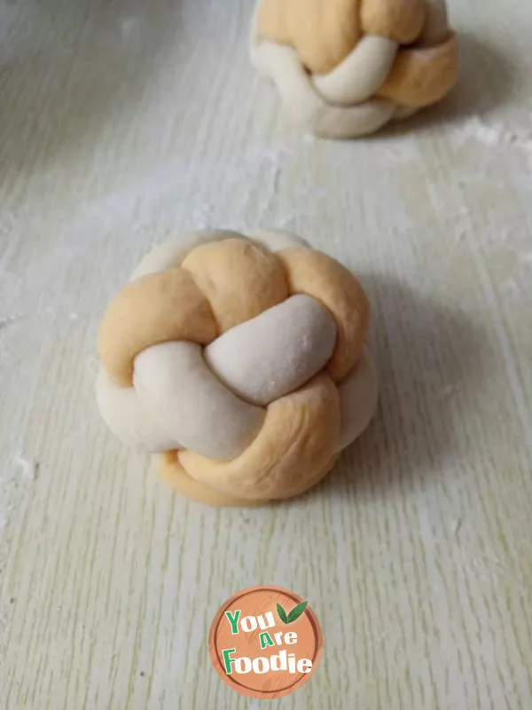 Hydrangea steamed bun