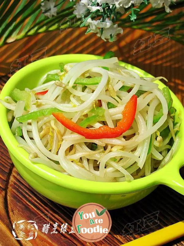 Green-bean-sprouts-cooked-in-vinegar