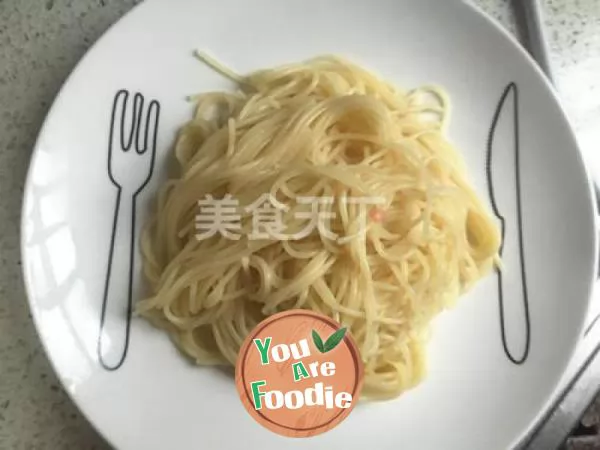 Spaghetti with tomato and minced meat